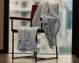 Manta Decorativa em Tricô com Tassel – Estilo Moderno e Aconchegante