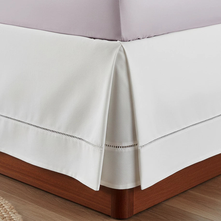 Saia Box Queen  Com Detalhes Em Pregas E Ponto Palito