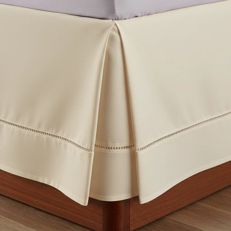Saia Box Queen  Com Detalhes Em Pregas E Ponto Palito